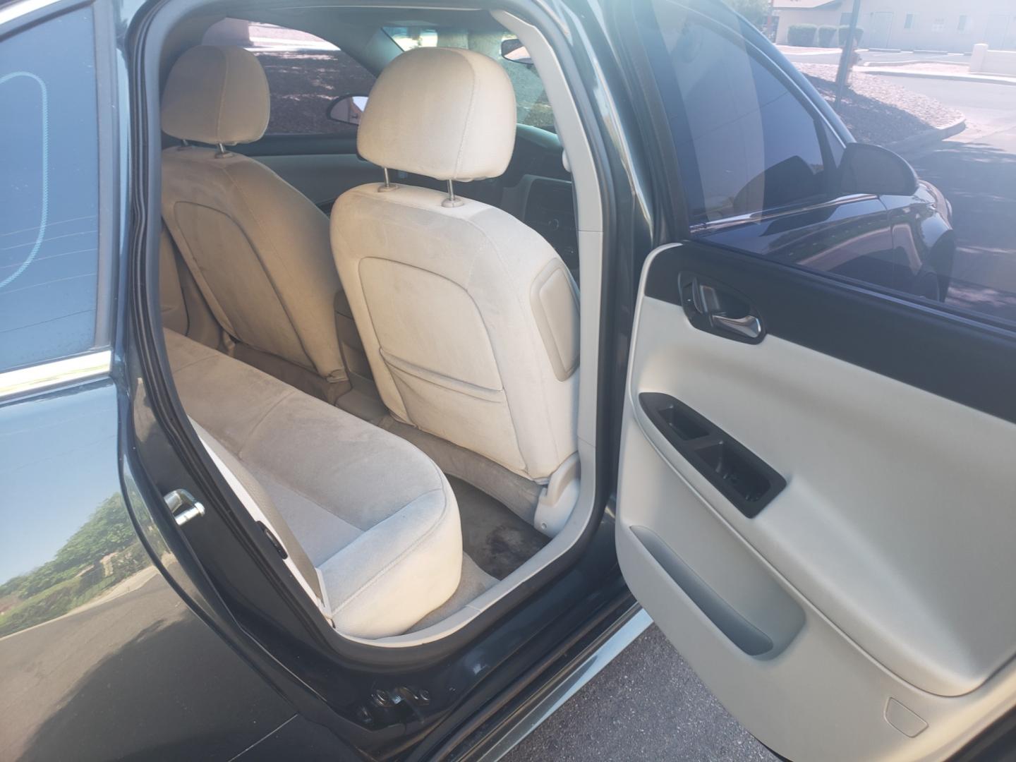 2014 /gray Chevrolet Impala ls fleet (2G1WA5E31E1) with an 3.6L V6 DOHC 24V engine, 6-Speed Automatic transmission, located at 323 E Dunlap Ave., Phoenix, AZ, 85020, (602) 331-9000, 33.567677, -112.069000 - 2014 Chevrolet Impala Limited LS,..... Ice cold A/C, No accidents, Power everything, Stereo/cd player, Phone sync, Bluetooth, Clean Gray interior with Gray cloth seats in near perfect condition, power windows, power door locks, clean Arizona title, Runs and Drives Excellent. Very clean inside and ou - Photo#14